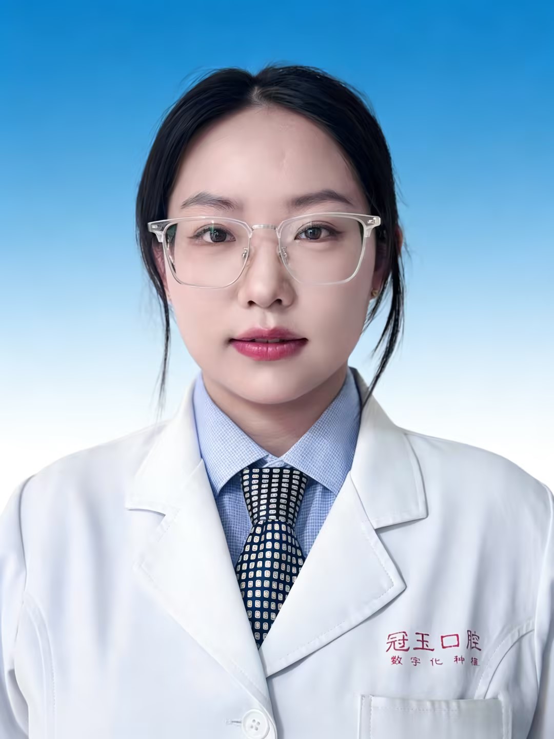 冠玉口腔医师：李华慧